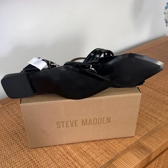 Steve Madden Black Patent Buckle Flats - Picture 3 of 4